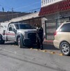 El conductor de la camioneta que atropelló al adulto mayor fue detenido en el lugar por elementos de la Policía Municipal. El conductor de la camioneta que atropelló al adulto mayor fue detenido en el lugar por elementos de la Policía Municipal.