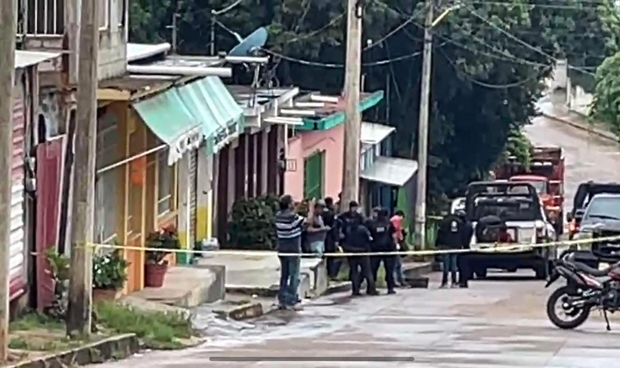 Pese al ataque armado, la familia logró ponerse a salvo, mientras que los vecinos indicaron que el ataque se habría prolongado durante al menos 15 minutos. Pese al ataque armado, la familia logró ponerse a salvo, mientras que los vecinos indicaron que el ataque se habría prolongado durante al menos 15 minutos.