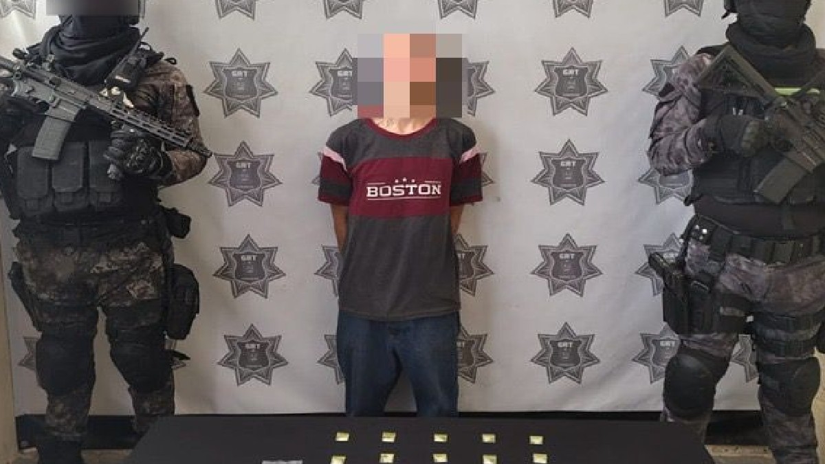 El Grupo de Reacción Torreón (GRT) realizó la detención de un joven de 20 años en la colonia Loma Real de Torreón. El Grupo de Reacción Torreón (GRT) realizó la detención de un joven de 20 años en la colonia Loma Real de Torreón.