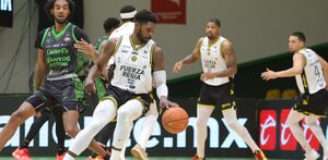 El equipo regiomontano de basquetbol ganó su primer juego de la serie en su visita a San Luis Potosí.
