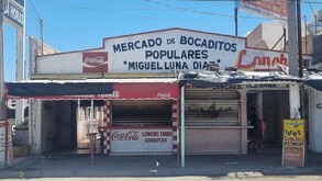 Clausuran establecimientos de comida en mercado de Torreón por mala higiene y pésimas condiciones.