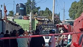 Una familia murió calcinada en Acatzingo, Puebla, tras un incendio en su casa. Víctimas incluyen a tres menores. Bomberos llegaron tarde. ¿Qué lo provocó?