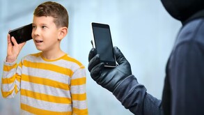Autoridades sugirieron a los padres de familia no contestar llamadas de números desconocidos y mantener la calma.