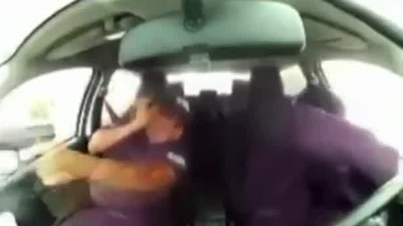 Dos custodios repelieron un ataque armado cuando sujetos intentaron interceptar un cargamento en la carretera Jorobas–Tula, Hidalgo.