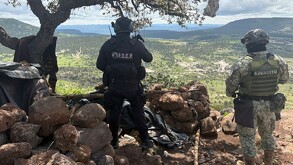 Operativo conjunto desactiva campamento criminal en Huejuquilla el Alto zona limítrofe entre Jalisco y Zacatecas, usado para reclutamiento forzado.