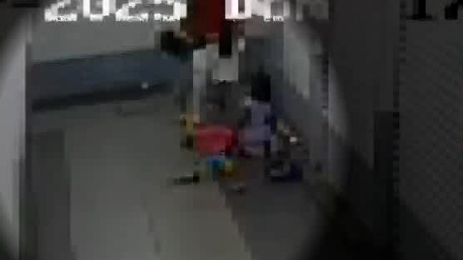 Mientras las niñas se encontraban jugando, el sujeto las acosó sexualmente; tras el hecho, las menores se encuentran asustadas y “emocionalmente están muy mal”.