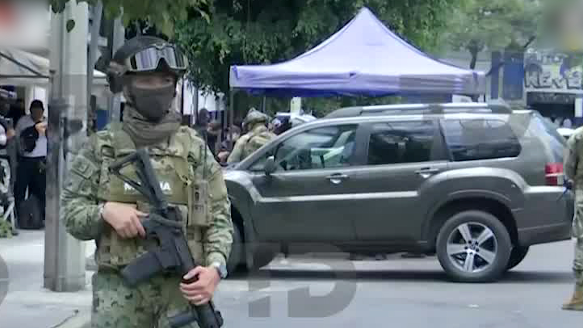 Una fuerte movilización policiaca realizó el operativo en un inmueble de la colonia Buenos Aires.