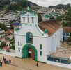 Así es San Juan Chamula el pueblo de México en dónde todo está prohibido, y tomar fotos dentro de su iglesia podría llevarte a la cárcel. Así es San Juan Chamula el pueblo de México en dónde todo está prohibido, y tomar fotos dentro de su iglesia podría llevarte a la cárcel.