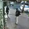 Sujeto quedó grabado por cámaras de seguridad cuando pinchó a un hombre que caminaba por calles de la colonia Tacuba Sujeto quedó grabado por cámaras de seguridad cuando pinchó a un hombre que caminaba por calles de la colonia Tacuba