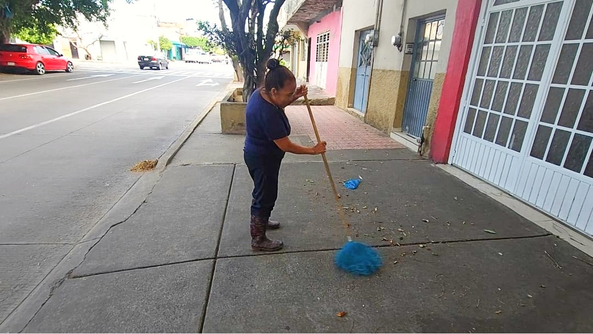 Multa por no barrer banqueta en Guadalajara: ¿Es legal? Multa por no barrer banqueta en Guadalajara: ¿Es legal?