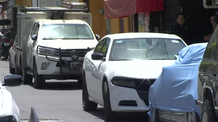 Autoridades de Nuevo León se desplegaron en la colonia Sierra Ventana, en Monterrey , para catear una vivienda donde se registró un caso de violencia familiar.