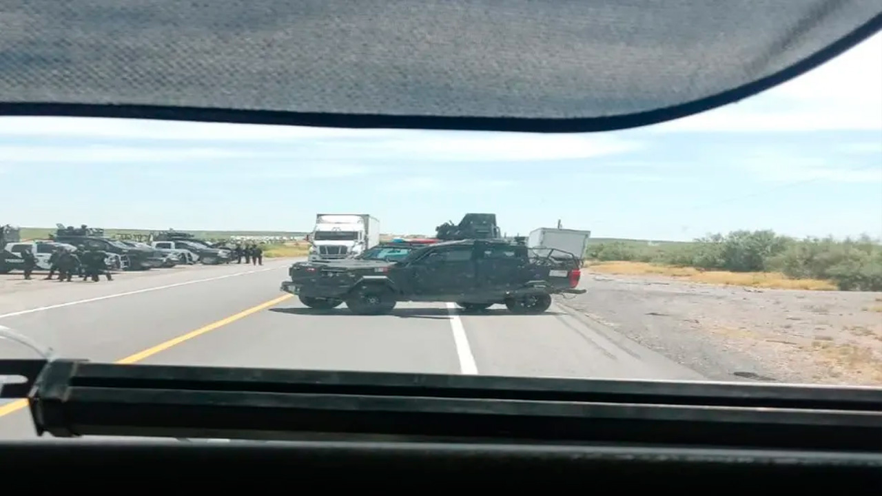 En el municipio de Vallecillo, Nuevo León, un enfrentamiento dejó a tres presuntos delincuentes abatidos y armas aseguradas.