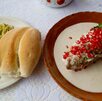 chile en nogada con una torta y espagueti chile en nogada con una torta y espagueti