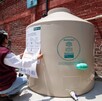 El programa de cosecha de lluvia y calentador solar tiene el objetivo de hacer uso de los recursos naturales en zonas determinadas de la ciudad.