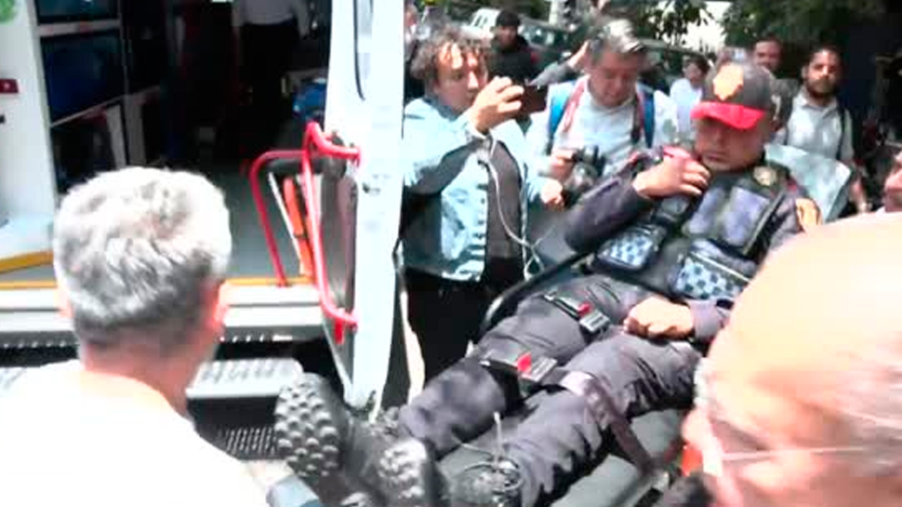 Una riña entre un franelero, locatarios y un policía ocurrió afuera del mercado 1 de Diciembre en la colonia Narvarte Poniente.