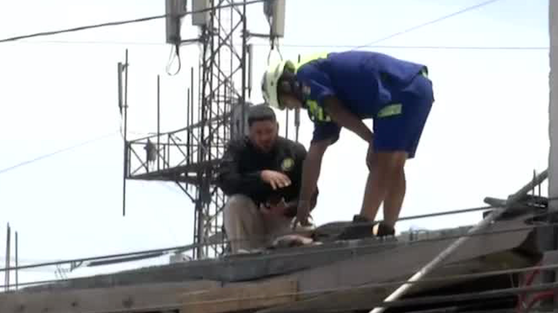 A la zona llegaron paramédicos de Protección Civil, sin embargo, el hombre se encontraba ya sin signos vitales.