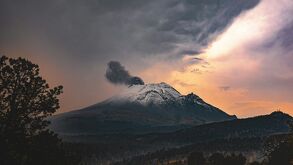 El Volcán Popocatépetl cerró el mes de julio con 16 exhalaciones y 15 horas de tremor. La ceniza se dirige a Puebla, CdMx y Morelos, conoce el reporte completo