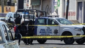 La agresión de los civiles contra una tortillería fue repelida por policías, quienes lograron abatir a cuatro de los atacantes en el lugar.
