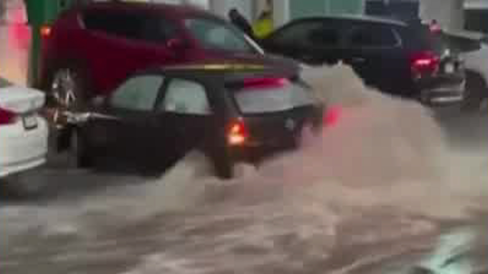 Diversas vialidades y viviendas del sur del país se vieron afectadas tras las intensas lluvias de la noche anterior.