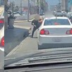 Los hombres se pelearon en plena calle transitada