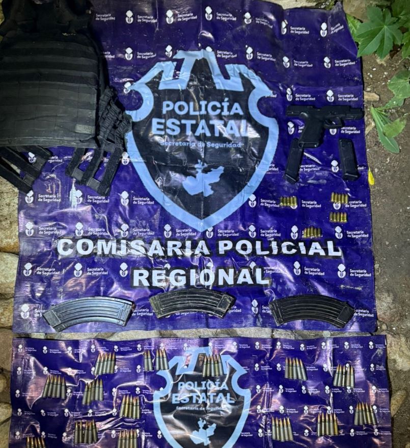 Capturan en Teocaltiche a ‘El 225’, presunto generador de violencia e implicado en asesinatos de tres mujeres; portaba armas y cartuchos junto a una menor.