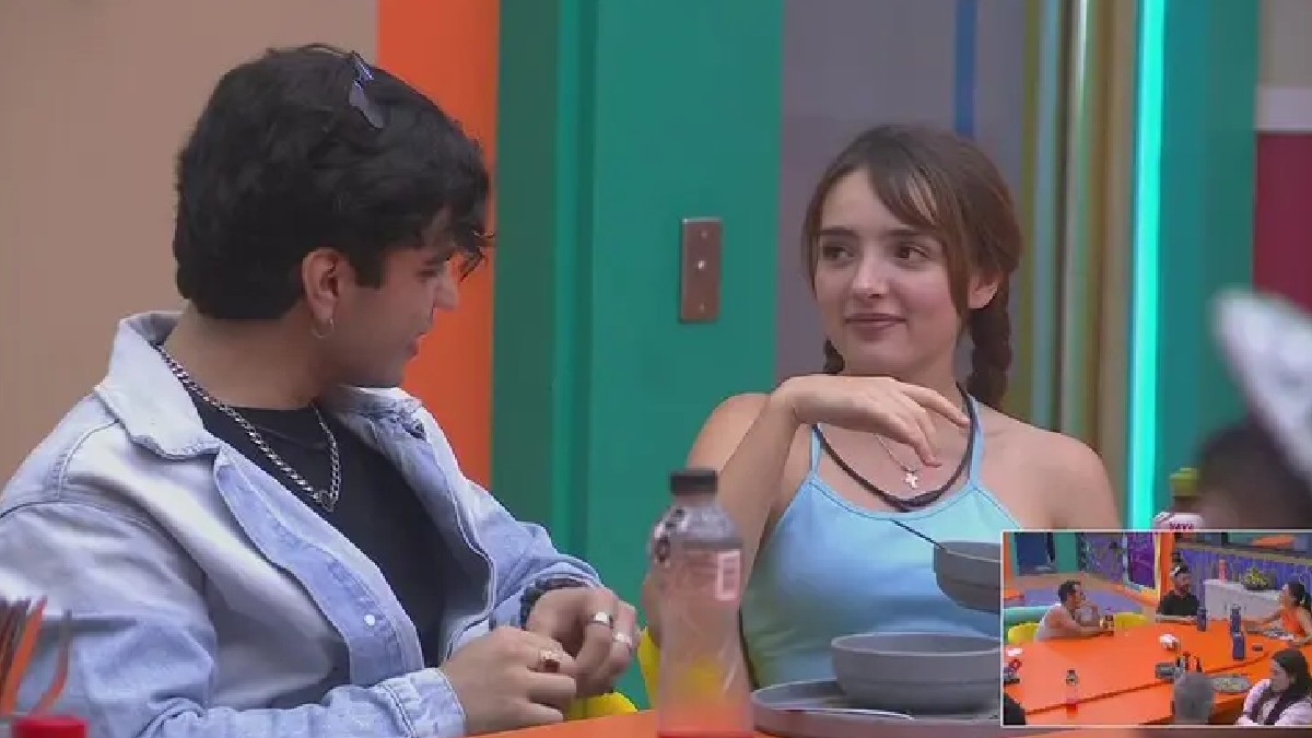 Elaine Haro integrante de La Casa de los Famosos, confesó durante la noche del viernes que siente una conexión con Aaron Mercury.