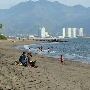 Expertos advierten a turistas sobre peligros en zona de playa