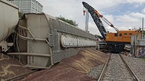 Un tren descarriló en Tlaquepaque tras el presunto robo de una pieza clave. Autoridades investigan mientras Ferromex retira los vagones dañados.