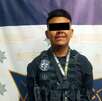 Un joven de 18 años fue detenido por estar uniformado como policía y poseer en un arma en Guadalupe, Nuevo León. Un joven de 18 años fue detenido por estar uniformado como policía y poseer en un arma en Guadalupe, Nuevo León.