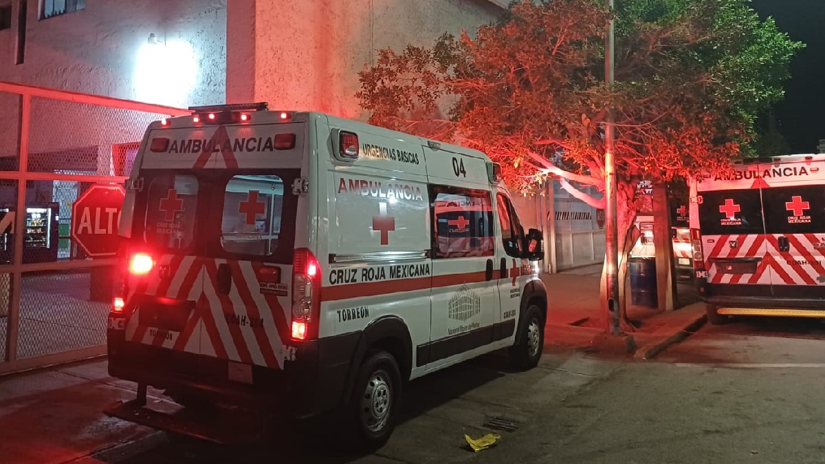 Un joven recibió un machetazo en la frente durante una riña multitudinaria en el sector Cuarto de Cobian de Torreón. Un joven recibió un machetazo en la frente durante una riña multitudinaria en el sector Cuarto de Cobian de Torreón.