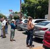 personas evacuan un restaurante tras un sismo personas evacuan un restaurante tras un sismo