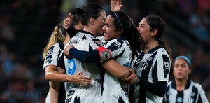 Rayadas celebrando el gol ante Querétaro Femenil. Rayadas celebrando el gol ante Querétaro Femenil.