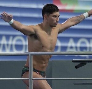 Randal Willars se une a Osmar Olvera como los clavadistas mexicanos que han superado a los chinos en este Mundial en Singapur. Randal Willars se une a Osmar Olvera como los clavadistas mexicanos que han superado a los chinos en este Mundial en Singapur.