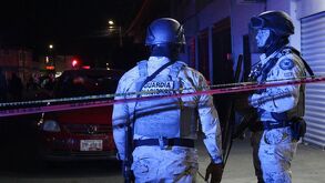 Un carnicero fue asesinado tras resistirse a un asalto en Puebla. La FGE investiga si hubo extorsión. Vecinos exigen mayor seguridad en comercios.