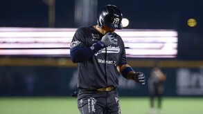 'Chule' Mendoza en Sultanes de Monterrey.