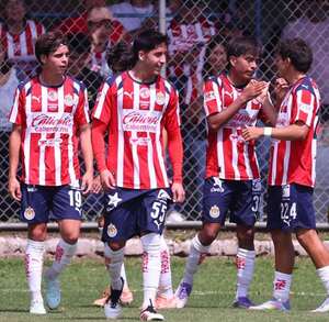 Comenzó el Apertura 2025 en la Liga MX y lo que destacó en las plantillas de Chivas fue que en la sub 21 y sub 15 aparecen Zinedine Sidane y Cristiano Ronaldo.