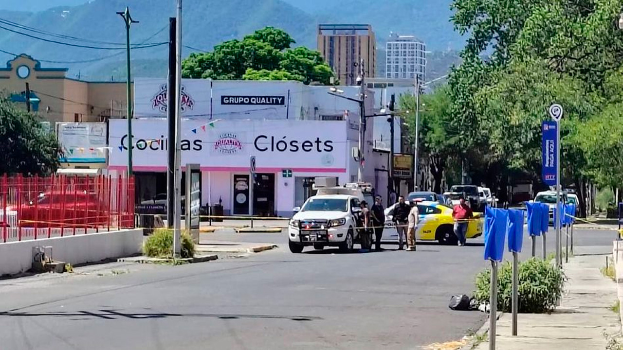 Autoridades localizaron restos humanos en Centro de Monterrey, situación que provocó una intensa movilización policiaca en la zona.