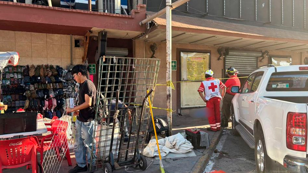Un hombre en presunto estado de ebriedad murió tras caer de las escaleras de un bar ubicado frente a la Central de Autobuses de Monterrey.
