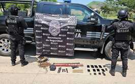 Las mujeres fueron detenidas, mientras los hombres lograron escapar