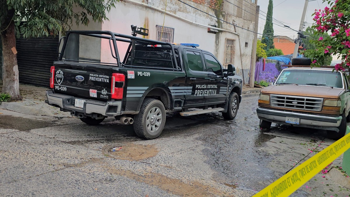 Durante la madrugada de este lunes se registró un multihomicidio en un taller de motocicletas en Guadalajara, dejando el saldo de cuatro personas muertas.