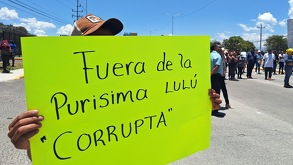 Los manifestantes tomaron el control de casetas como la ubicada en la supercarretera Cuacnopalan-Oaxaca, dejando entrar y salir gratis a conductores.