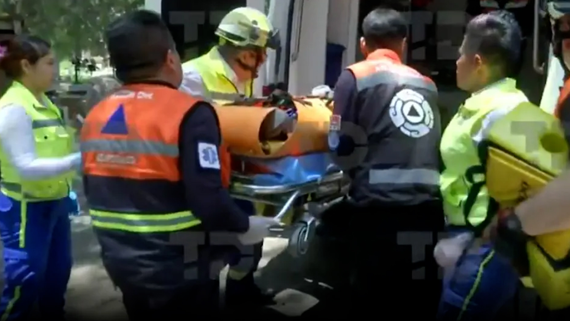 Los hechos ocurrieron en el panteón de Santa Lucía, en la alcaldía Azcapotzalco; paramédicos trasladaron a la adulta mayor al hospital.