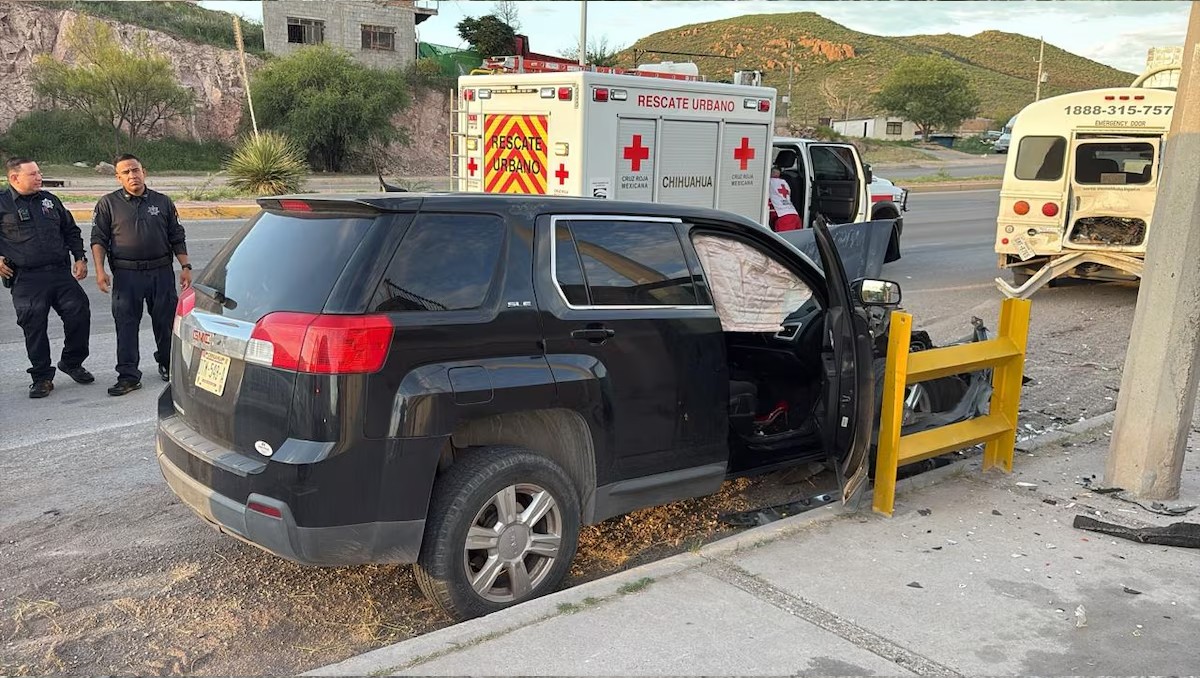 Así habría quedado la camioneta de Yanin Campos Así habría quedado la camioneta de Yanin Campos