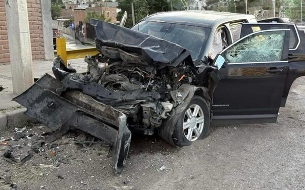Así habría quedado la camioneta de Yanin Campos Así habría quedado la camioneta de Yanin Campos