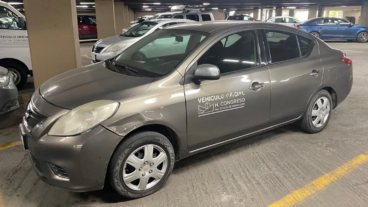 El Congreso de Nuevo León confirmó que comprarán 48 nuevos carros para los diputados y personal, para lo que se invertirán 20 millones de pesos.