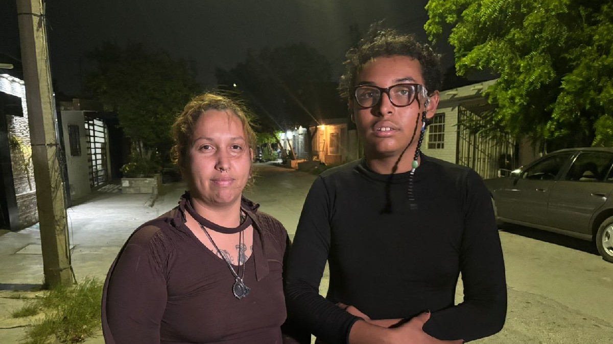 Desde hace al menos dos meses, un joven de 16 años que vive en el fraccionamiento El Tajito, en Torreón, ha sido víctima de agresiones físicas, burlas y acoso. Desde hace al menos dos meses, un joven de 16 años que vive en el fraccionamiento El Tajito, en Torreón, ha sido víctima de agresiones físicas, burlas y acoso.