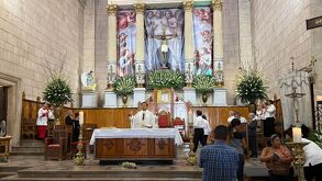 Algunos heredaron la fe de sus padres y abuelos. Otros aprendieron a honrar al Santo Cristo a través del catecismo o después de haber recibido un favor o un mil
