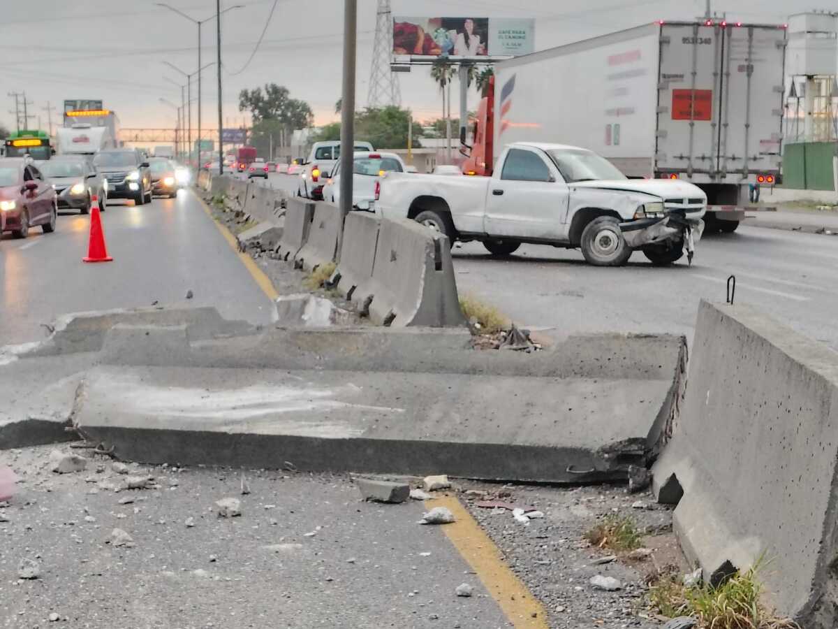 Un aparatoso accidente con doble volcadura dejó dos personas lesionadas sobre la carretera Monterrey-Nuevo Laredo, en Apodaca, Nuevo León.