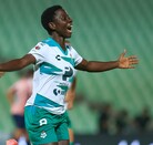 Con un gol de penal de Sandra Nabweteme al minuto 90', las Guerreras de Santos Laguna Femenil consiguieron una dramática victoria de 2-1 sobre Chivas