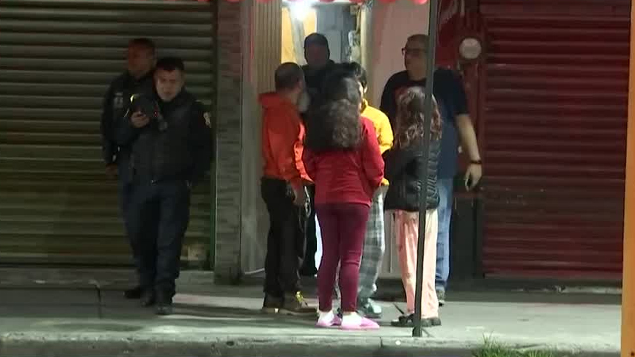 En la colonia Emiliano Zapata de la alcaldía Venustiano Carranza, Ciudad de México, se registró un incendio en un departamento.